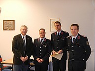 Kamerad Münch (2. vr) wurde in die Position des Zugführers berufen