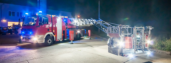 Unser erster Eindruck der neuen DLK 23/12 der Ortsfeuerwehr Zörbig bei Nacht